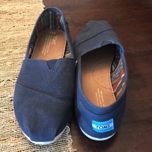 Toms